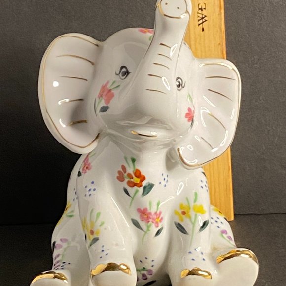 Porcelain Elephant With 10K Gold Formalities by Baum Bros Handpainted Flowers - Picture 10 of 12